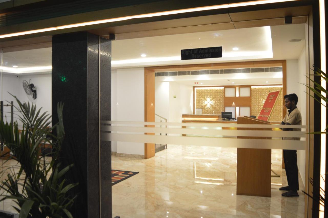 Hotel Apsara Shoranur Eksteriør bilde