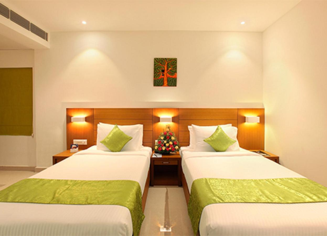 Hotel Apsara Shoranur Eksteriør bilde
