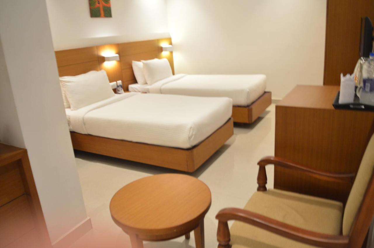 Hotel Apsara Shoranur Eksteriør bilde