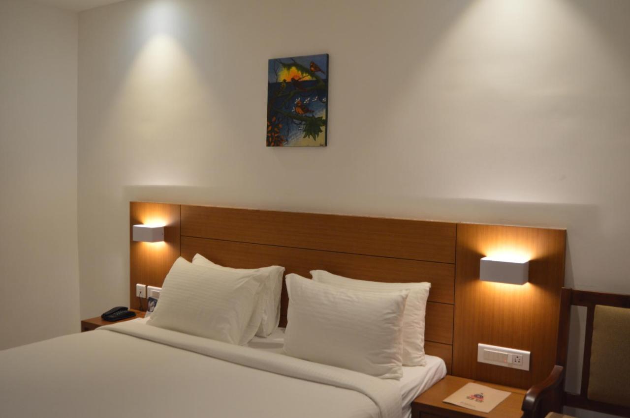 Hotel Apsara Shoranur Eksteriør bilde