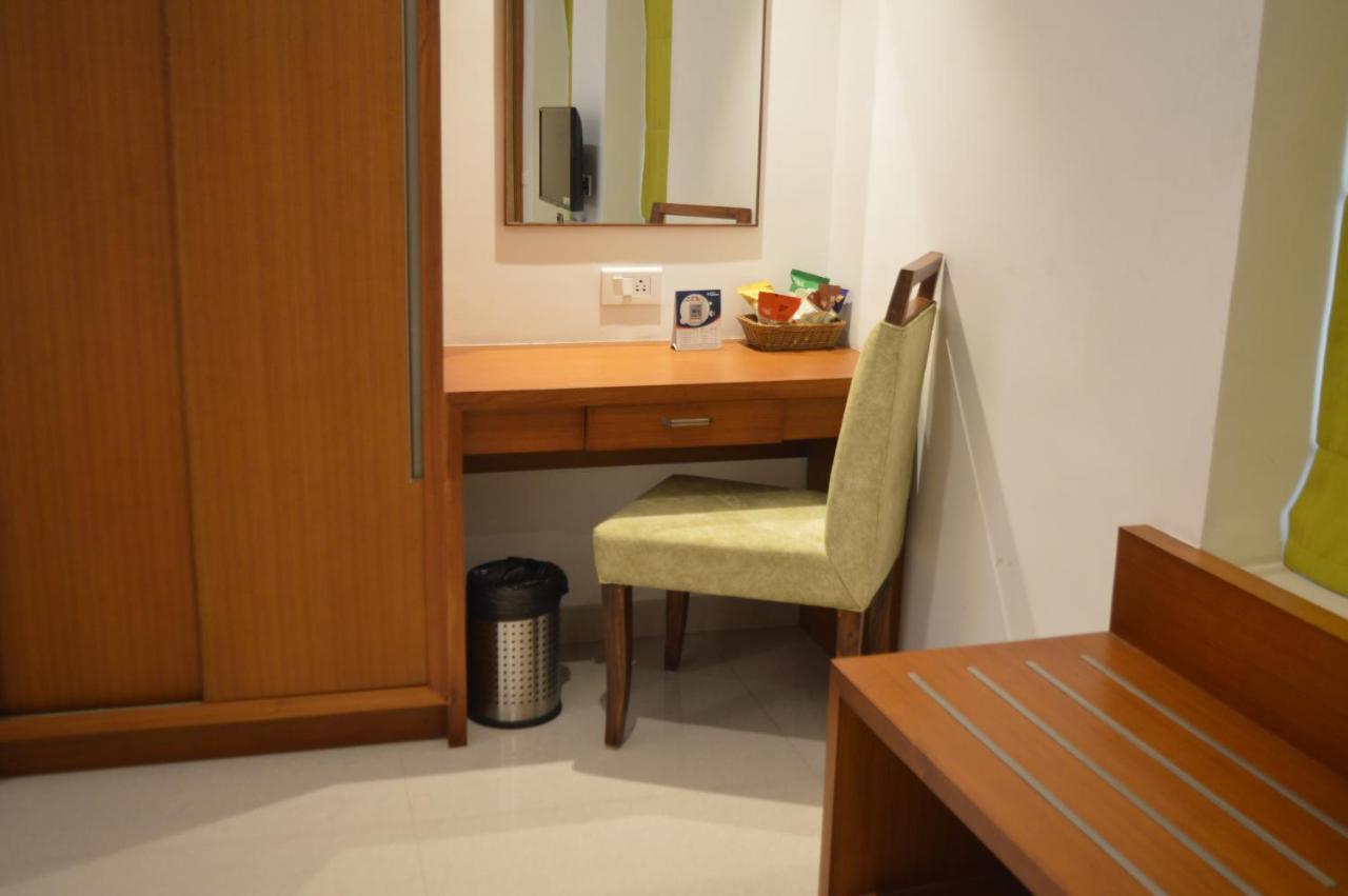 Hotel Apsara Shoranur Eksteriør bilde