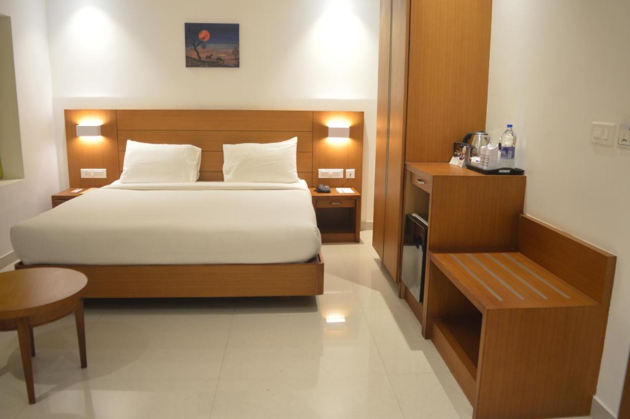 Hotel Apsara Shoranur Eksteriør bilde