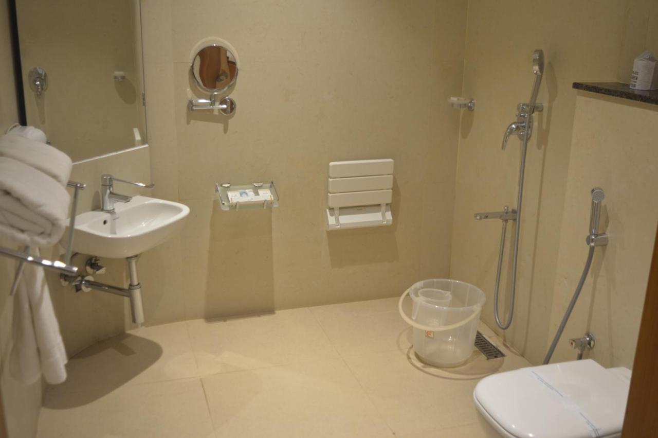 Hotel Apsara Shoranur Eksteriør bilde